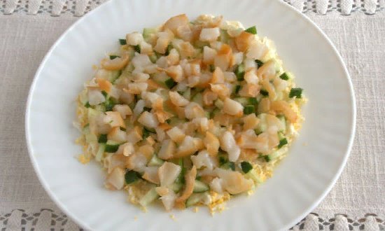 3292f8e9a5fcda348ba3fd8c2398a2b8 Самий смачний салат з кальмаром, яйцем, огірком і сиром — докладні рецепти приготування