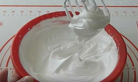 7524da6553a968c65ef67b3a1fcdbc49 Як зробити домашнє морозиво з молока за простими рецептами