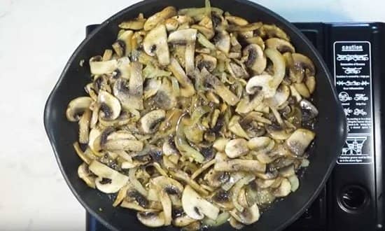 88f1bc8e34906a752b9330e96b1358e5 Рецепти смаженої картоплі з грибами на сковорідці з фотографіями