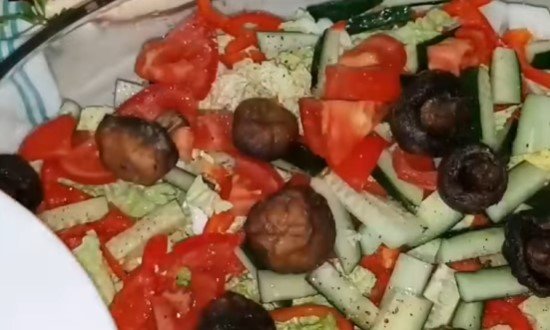a759b3b0ea77d6c80784cef92e01e6b9 Грецький салат з пекінською капустою, сиром фета і оливками — 10 домашніх рецептів