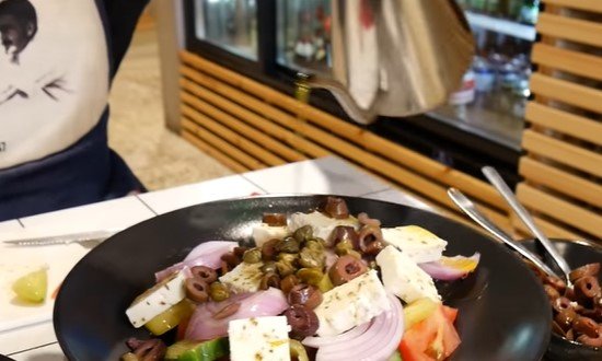 aaf8bb93b027602b5172bec10d6f01c5 Грецький салат з пекінською капустою, сиром фета і оливками — 10 домашніх рецептів