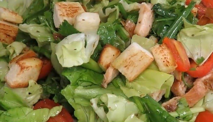 e477f02f1ee27cc468a78c0eb12f0033 Грецький салат з пекінською капустою, сиром фета і оливками — 10 домашніх рецептів