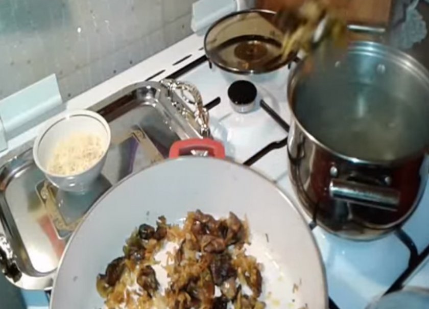 eda64350336d30cd16be3d6d17bc7b69 Суп локшина з білими грибами: рецепти приготування зі свіжими і замороженими грибами