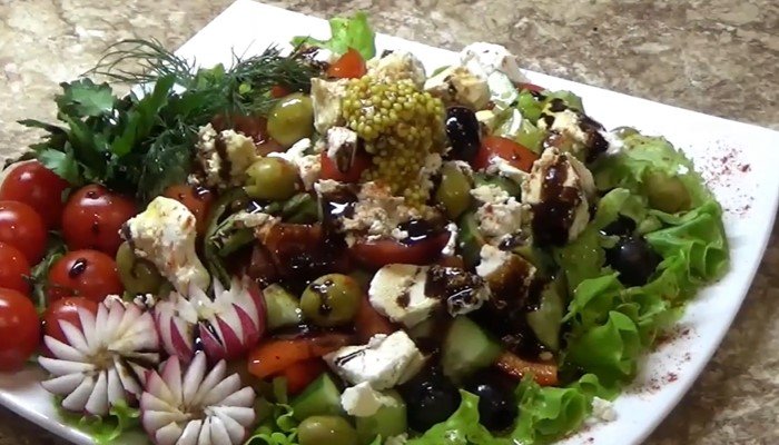 f5b07cafb6a51ef6b72131310e9f2a1c Грецький салат з пекінською капустою, сиром фета і оливками — 10 домашніх рецептів
