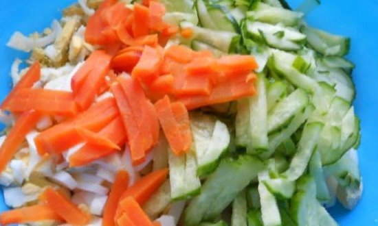 fe6573bc4d7d0d0f5d36d01f17b65f40 Самий смачний салат з кальмаром, яйцем, огірком і сиром — докладні рецепти приготування