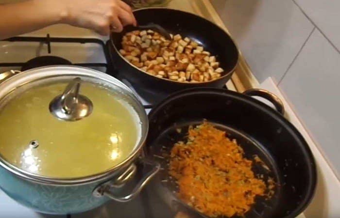 08742ff54870c18949f2314adf21996b Суп з консервованої сайри — рецепти приготування смачного рибного супу з картоплею