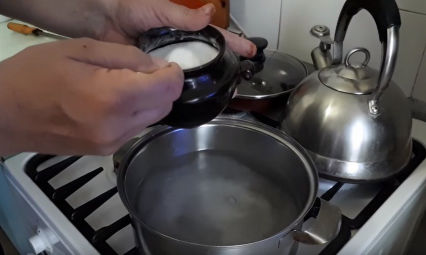 140e14461d868f7a8c296a30f985cd32 Як приготувати ікру сазана в домашніх умовах: рецепти приготування з фото, які страви можна зробити з ікри, як очистити її від плівки