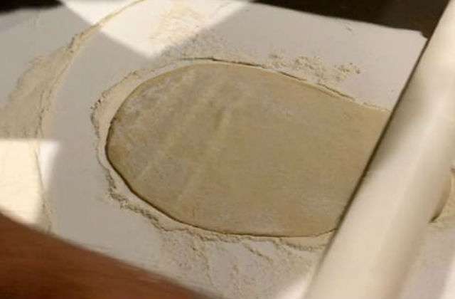 30199b67a7bd7ec8ecf14b57e4c855f8 Піца — рецепт в домашніх умовах в духовці з покроковими фотографіями