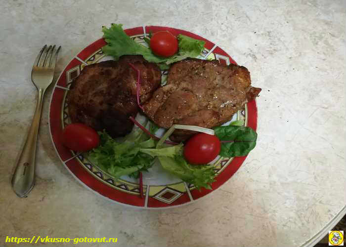 308c44ca418e8194b6f9948aadf54905 Як приготувати стейк зі свинини в духовці — рецепт соковитого і смачного мяса з фотографіями
