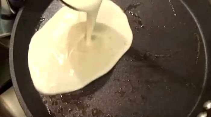 3679430faf454898a39b93a1340a80b8 Тонкі млинці на молоці — простий рецепт легких млинчиків з вершковим маслом