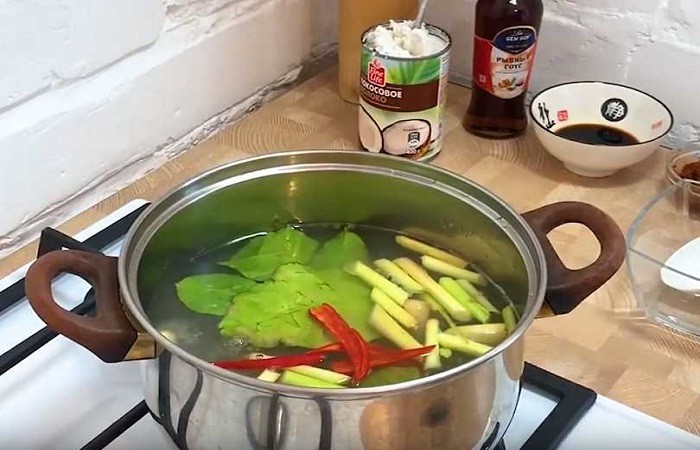  Рецепти супу том ям з кокосовим молоком і морепродуктів в домашніх умовах