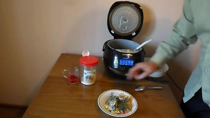 56281ba9fd3479bbae6a2333558ae5ea Тушкований карась: рецепт з фото, в сметані, як загасити в томаті на сковороді з овочами в мультиварці, що можна приготувати з дрібної риби