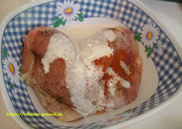 5cd57ca24e092a1ec2a0251a973e202b Курячі стегна в духовці з картоплею в рукаві, смачний рецепт з фотографіями