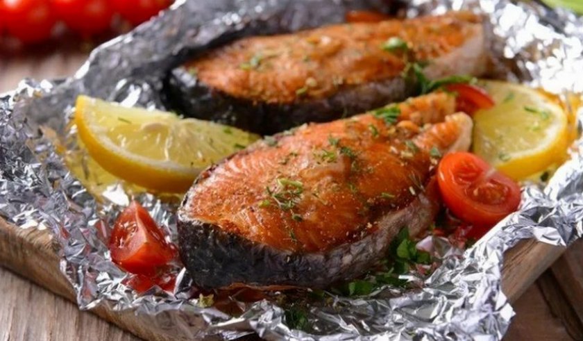 61eed61a63e4d25cd5d9b185d8d6ffaf Кета, запечена в духовці з овочами: рецепти з фото, як приготувати у фользі, філе риби з баклажанами