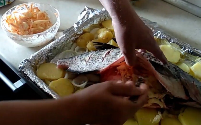 7404c17f55486c5fd46dc75ce5d2a989 Лящ в духовці з картоплею: як приготувати у фользі з майонезом, рецепти приготування запеченої риби з картоплею