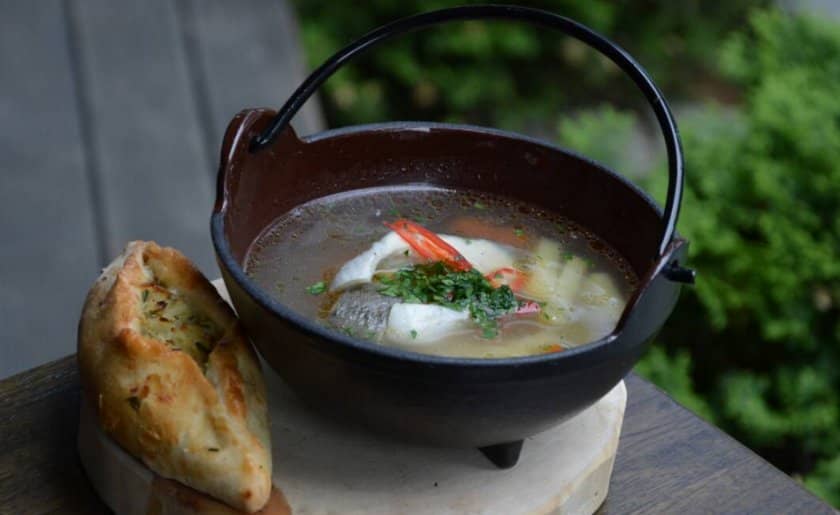 76854ff3e544dce89d85a4851f15c686 Юшка з білого амура: рецепти з фото, як приготувати рибний суп в домашніх умовах, скільки варити з голови і хвоста