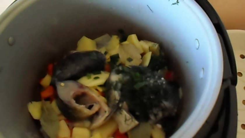 78a2610a66d7b34ac4fc18f0321ea129 Тушкований карась: рецепт з фото, в сметані, як загасити в томаті на сковороді з овочами в мультиварці, що можна приготувати з дрібної риби