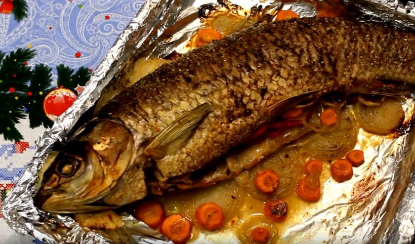 8c70021a8f6f8269520bec0ce13c0503 Білий амур в духовці: рецепти приготування з фото, як смачно приготувати цілком і шматочками, як запекти рибу у фользі, щоб була соковитою