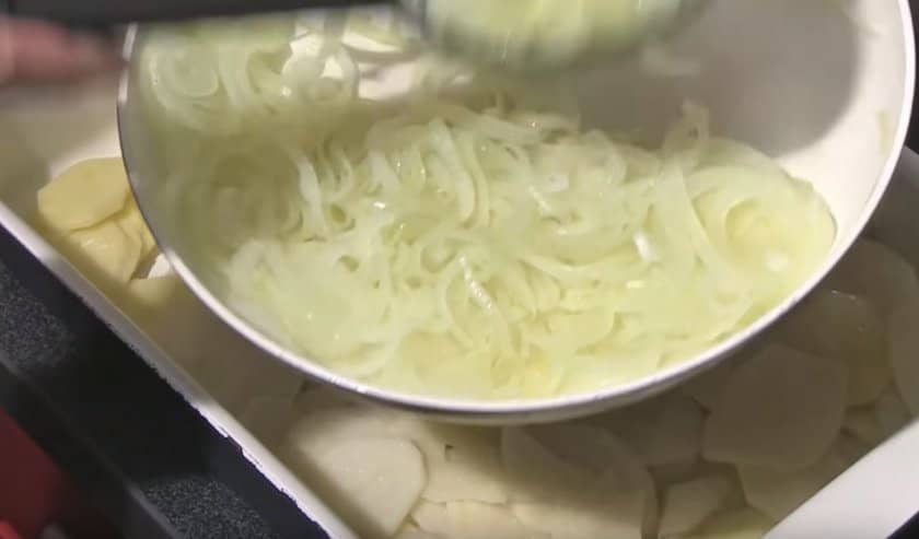 98a629deae942c3b952ec5ff7d48b504 Сазан в духовці: запечена з картоплею і сметаною, як смачно приготувати в сметанному соусі, рецепти з фото