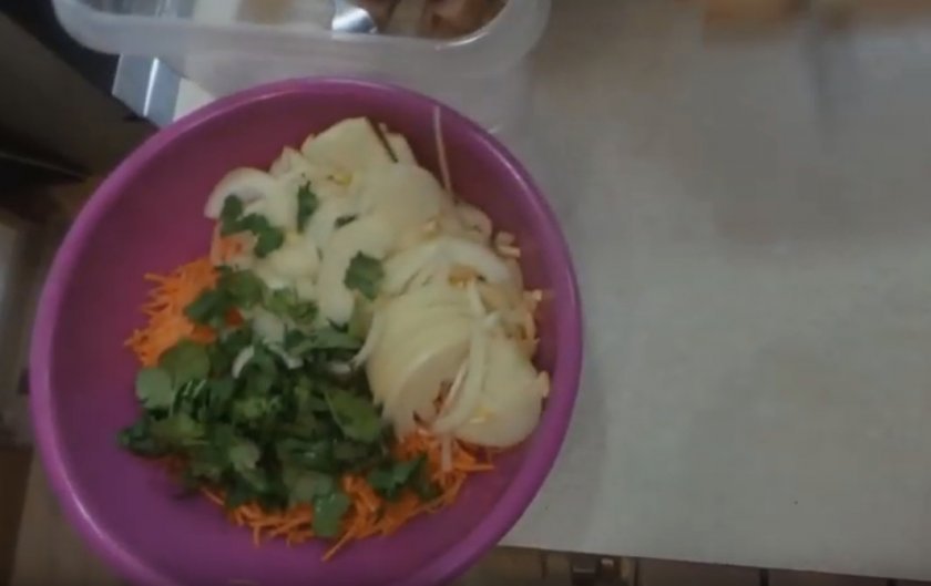 a159db82e517ef1c7e48b06ffe11a8c8 Хе з сазана: класичний рецепт з фото, як приготувати рибу по корейськи в домашніх умовах, з оцтом, морквою і цибулею