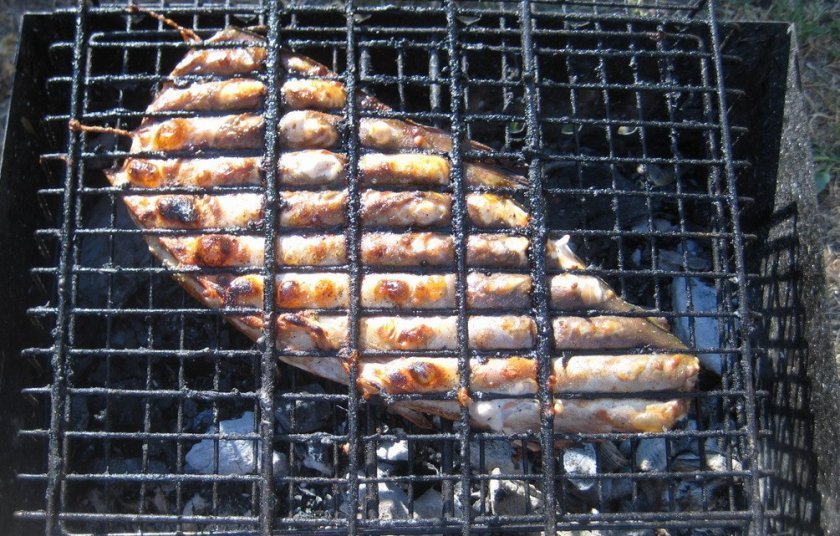 a98e86a9ce5d6d500e84ce74735e5227 Шашлик з горбуші: як замаринувати для приготування на решітці, рецепти з фото, як приготувати у фользі на барбекю, риба в духовці на шпажках