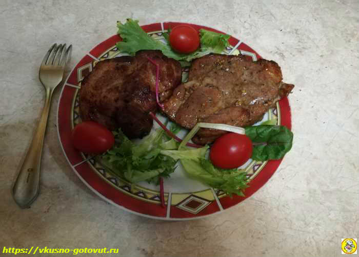 ad7617fa76af8a14bbb33816ac0854ae Як приготувати стейк зі свинини в духовці — рецепт соковитого і смачного мяса з фотографіями