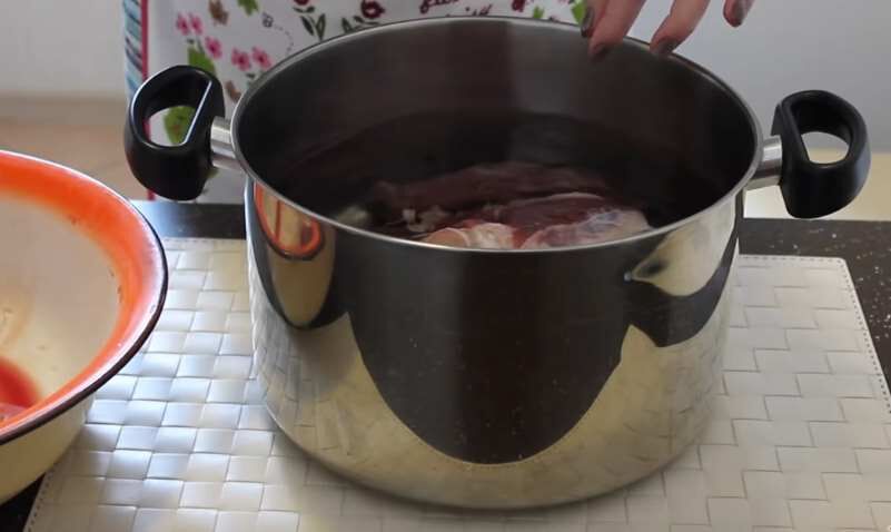 b63d7b38871764bc38dc1808804fc7be Як готувати холодець з яловичини в домашніх умовах — рецепти приготування яловичого холодцю