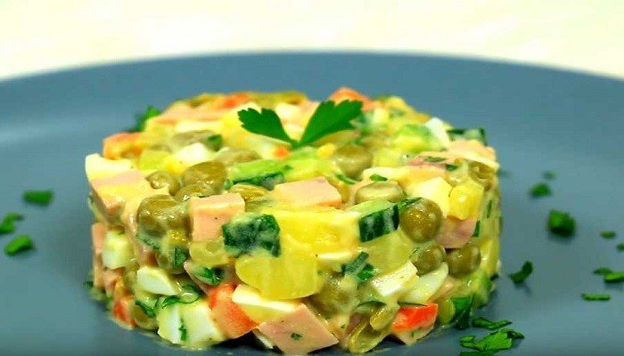 bf5c6d1174e10e7411ac55e610bef93d Зимовий салат олівє — домашні рецепти святкового класичного салату