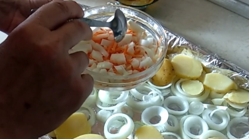 dee4753006f941e9c260398c762db5d2 Лящ в духовці з картоплею: як приготувати у фользі з майонезом, рецепти приготування запеченої риби з картоплею