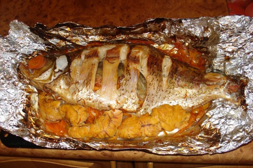 f057242dff243a5d927aa1975fafcc31 Лящ, запечений в духовці: як приготувати цілком, щоб не відчувалися кістки, покрокові рецепти з фото, як смачно запекти пиріг з рибою