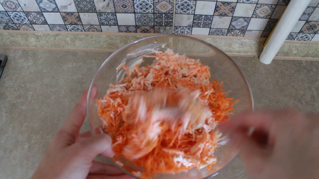 kak prigotovit dajjkon s morkovyu: recept potryasayushhego salata39 Як приготувати дайкон з морквою: рецепт салату приголомшливого