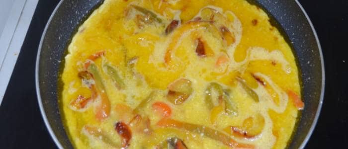 omlet na skovorode s syrom 5 receptov s ovoshhami e33e483 Омлет на сковороді з сиром   5 рецептів з овочами