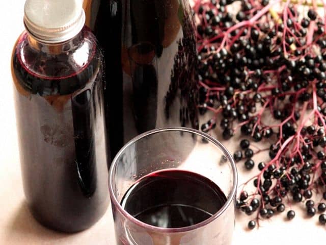 vino iz chernoplodnoj rjabiny v domashnih uslovijah prostye recepty 16e06ae Вино з чорноплідної горобини в домашніх умовах   прості рецепти