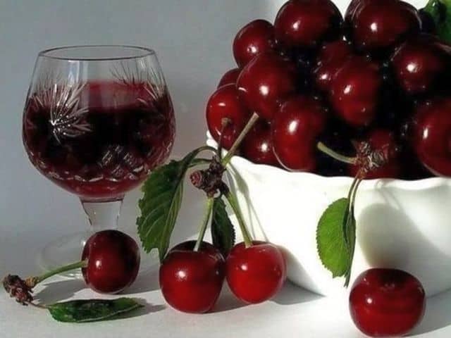 vino iz vishni s kostochkami prostoj recept v domashnih uslovijah 3c8b7da Вино з вишні з кісточками, простий рецепт в домашніх умовах