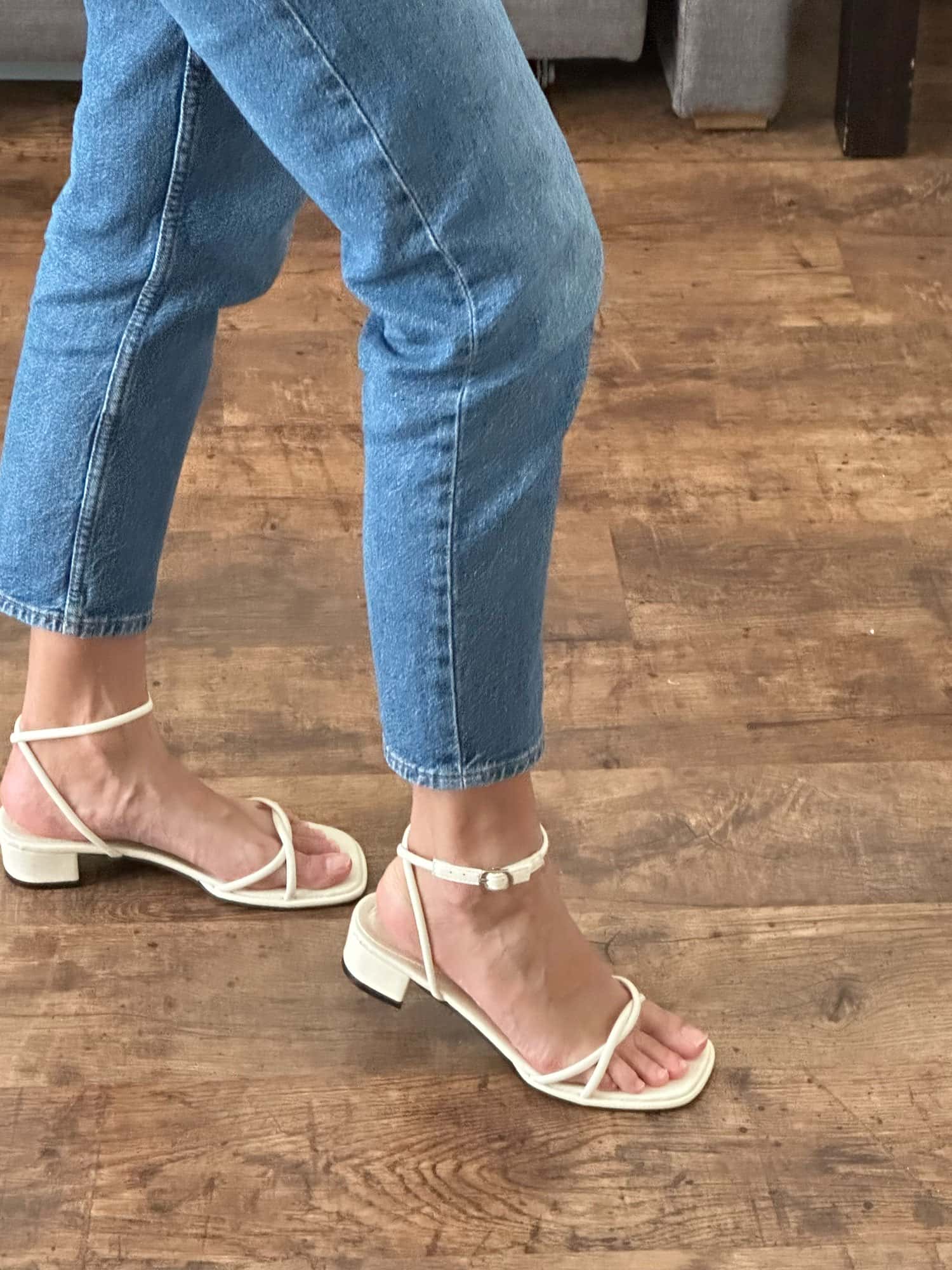 2 Жіночі сандалі – літня основа гардероба